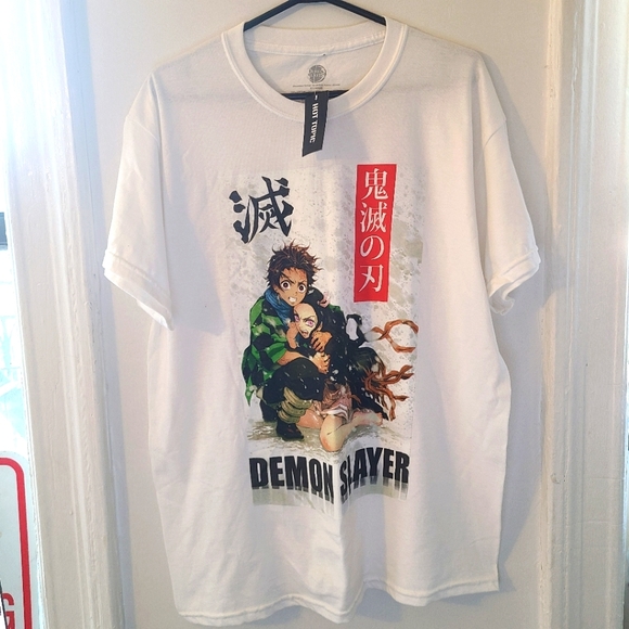 New Hot Topic Demon Slayer Girls Shirt 